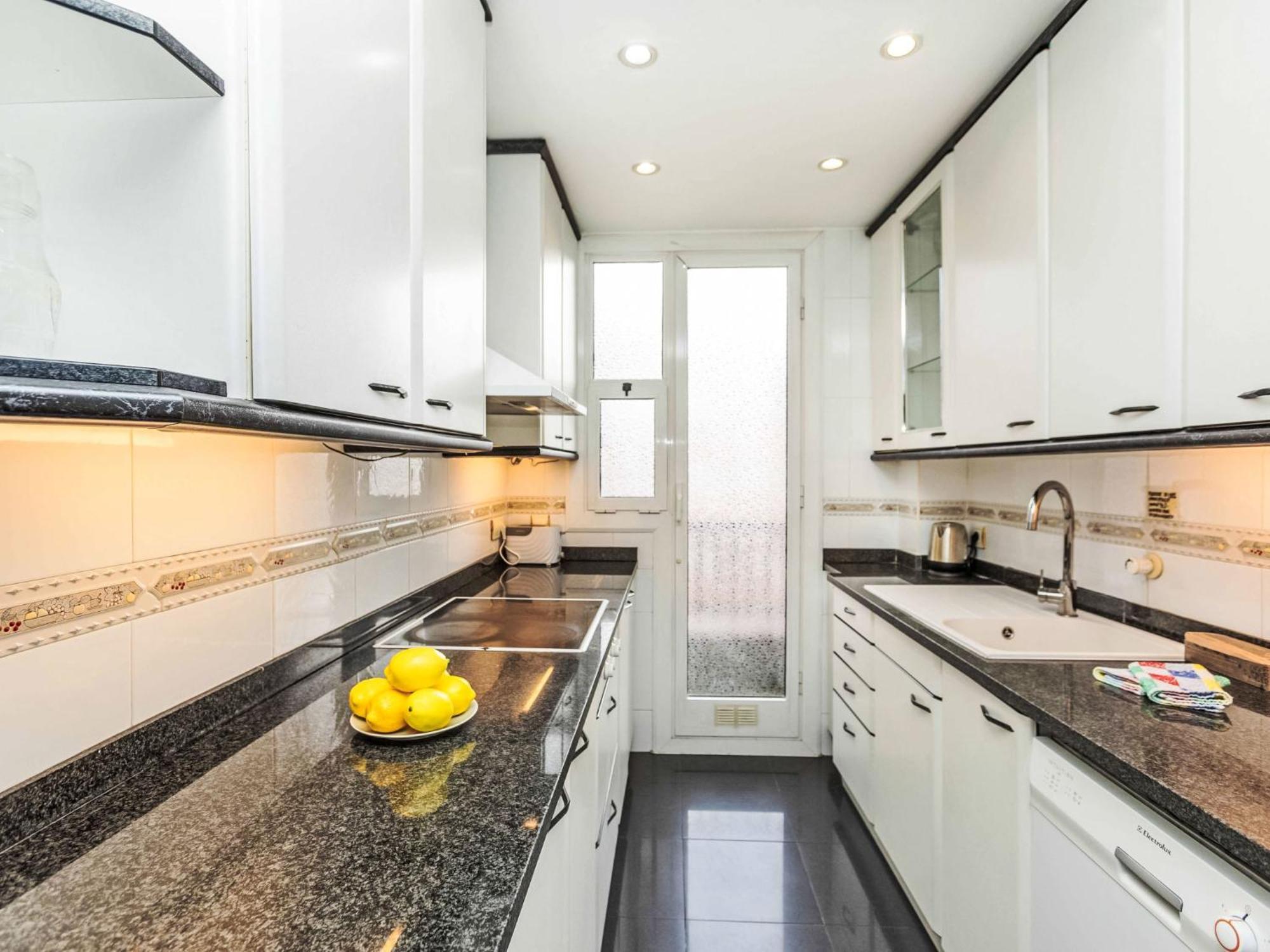 Apartment Sants-Les Corts Galileu By Interhome Barcelona Eksteriør billede