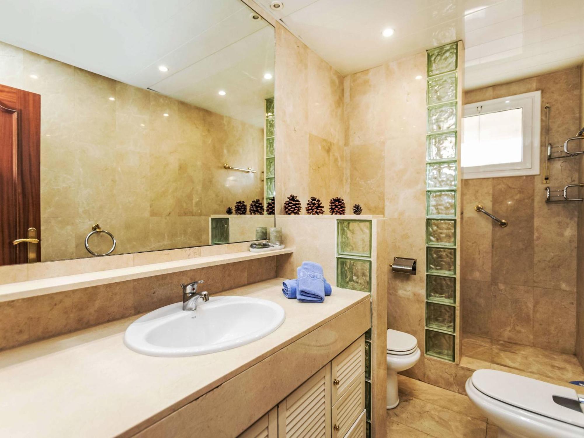 Apartment Sants-Les Corts Galileu By Interhome Barcelona Eksteriør billede