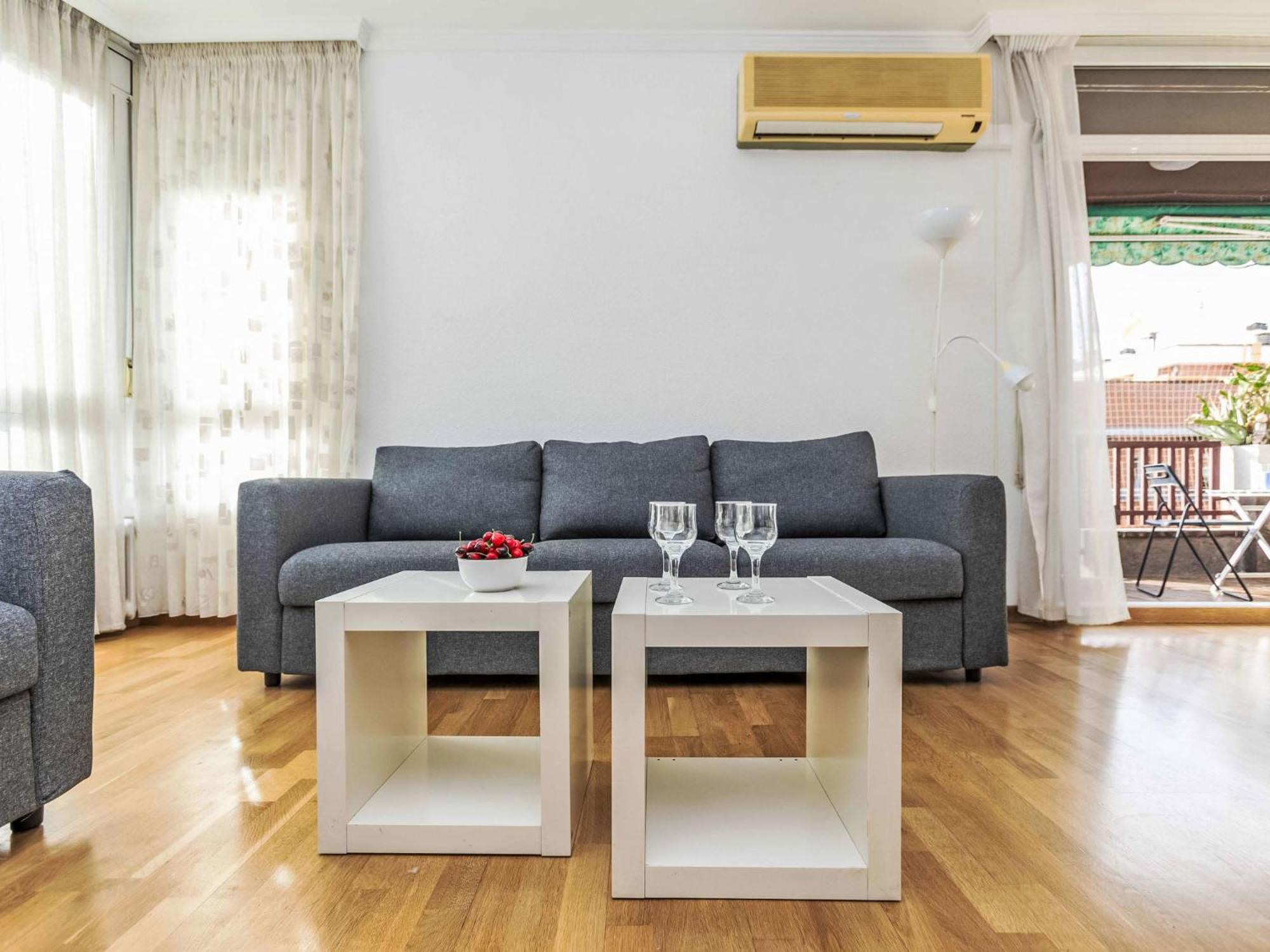 Apartment Sants-Les Corts Galileu By Interhome Barcelona Eksteriør billede