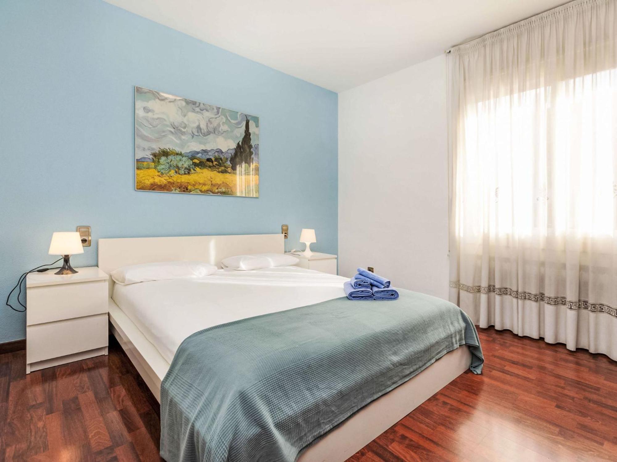 Apartment Sants-Les Corts Galileu By Interhome Barcelona Eksteriør billede