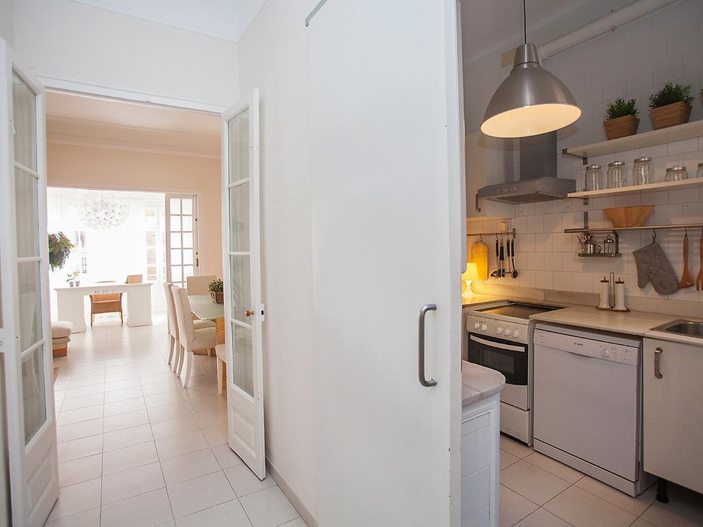 Apartment Sants-Les Corts Galileu By Interhome Barcelona Eksteriør billede